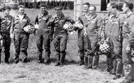 p-4_hunter_1959_01_tn.jpg (42957 bytes)